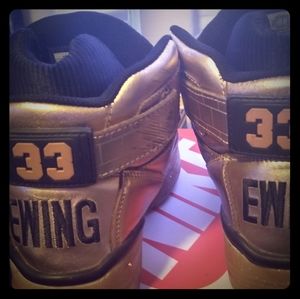 Gold Pat Ewing